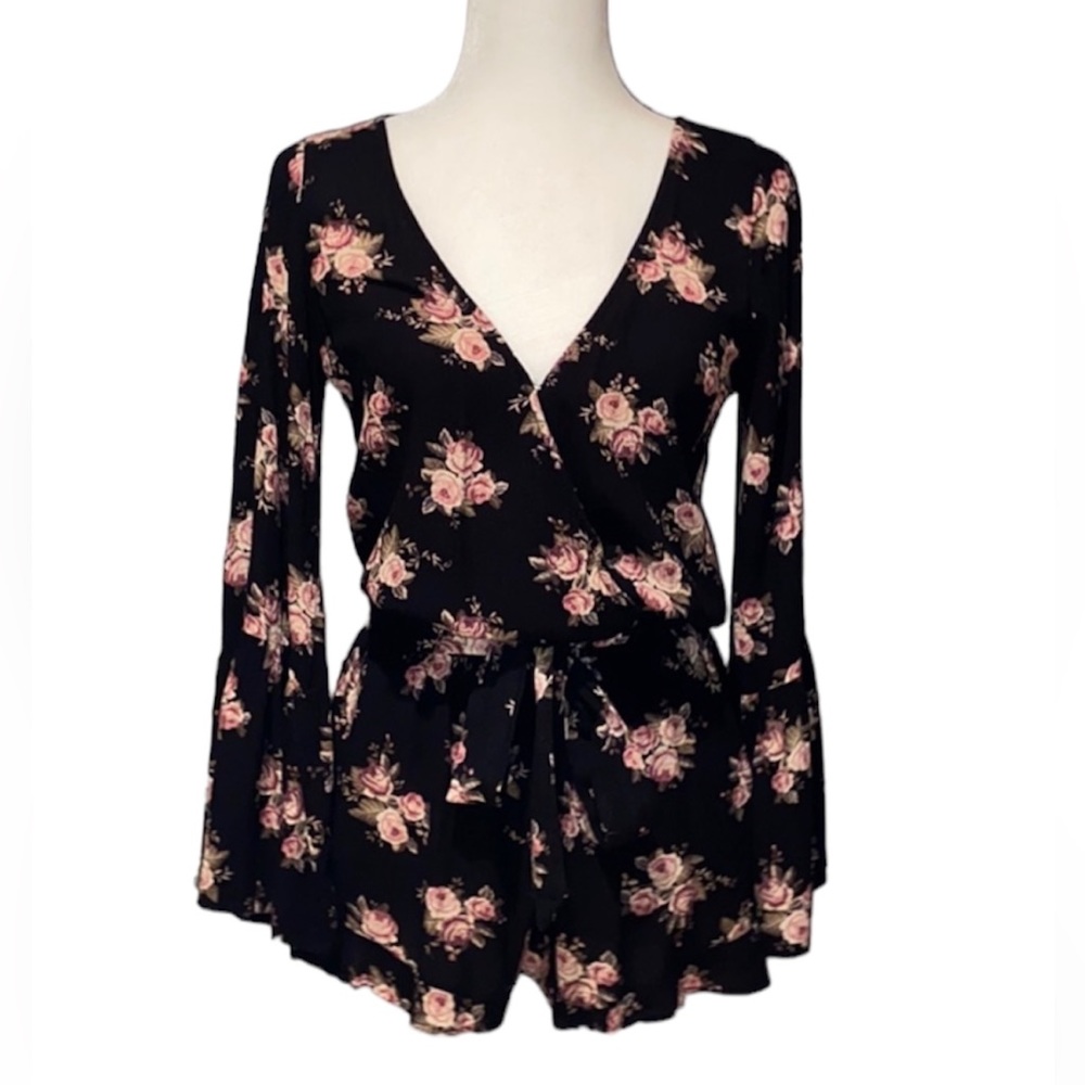 Women’s AEO Black Floral Tie Long Sleeve Romper XS